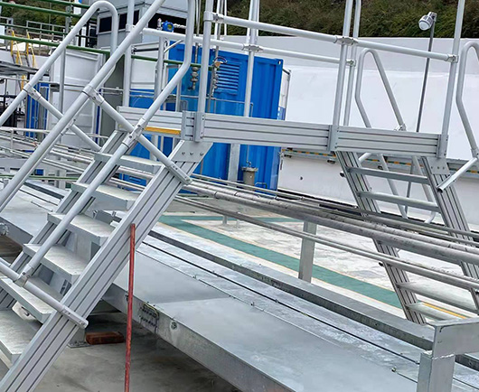 鋁合金跨線(xiàn)橋